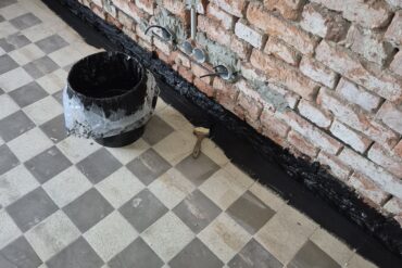VZLÍNAJÍCÍ VLHKOST